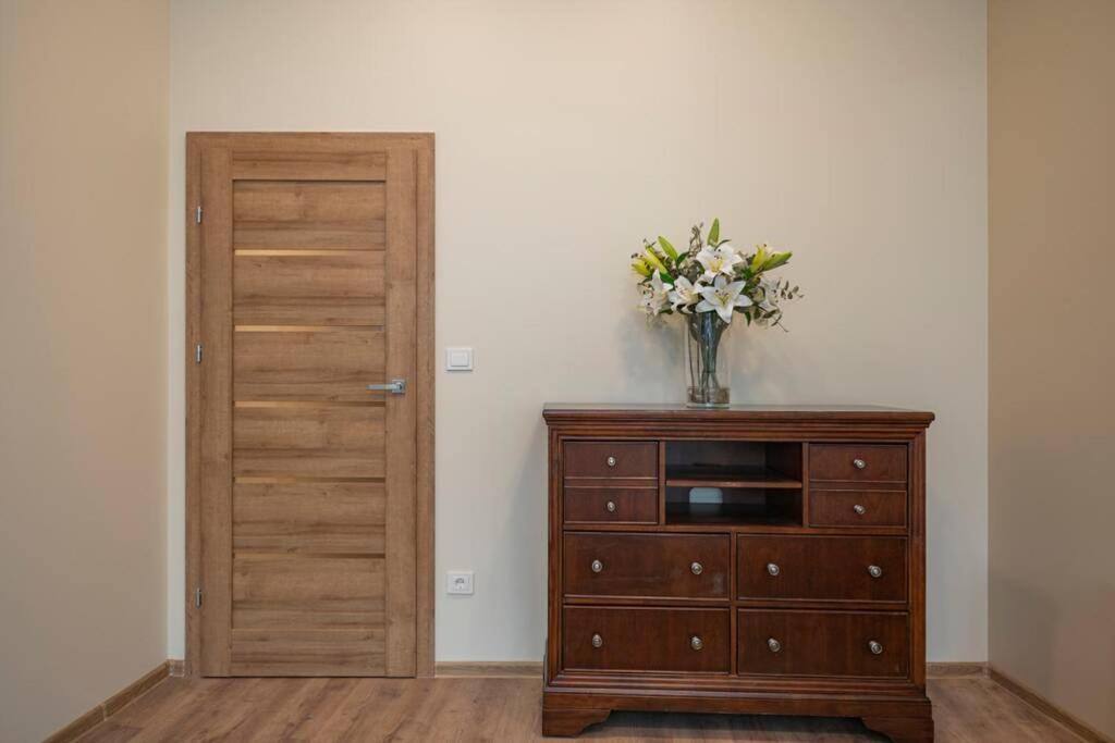 Homely Kreves Apartment By Polo Apartments Kaunas Extérieur photo